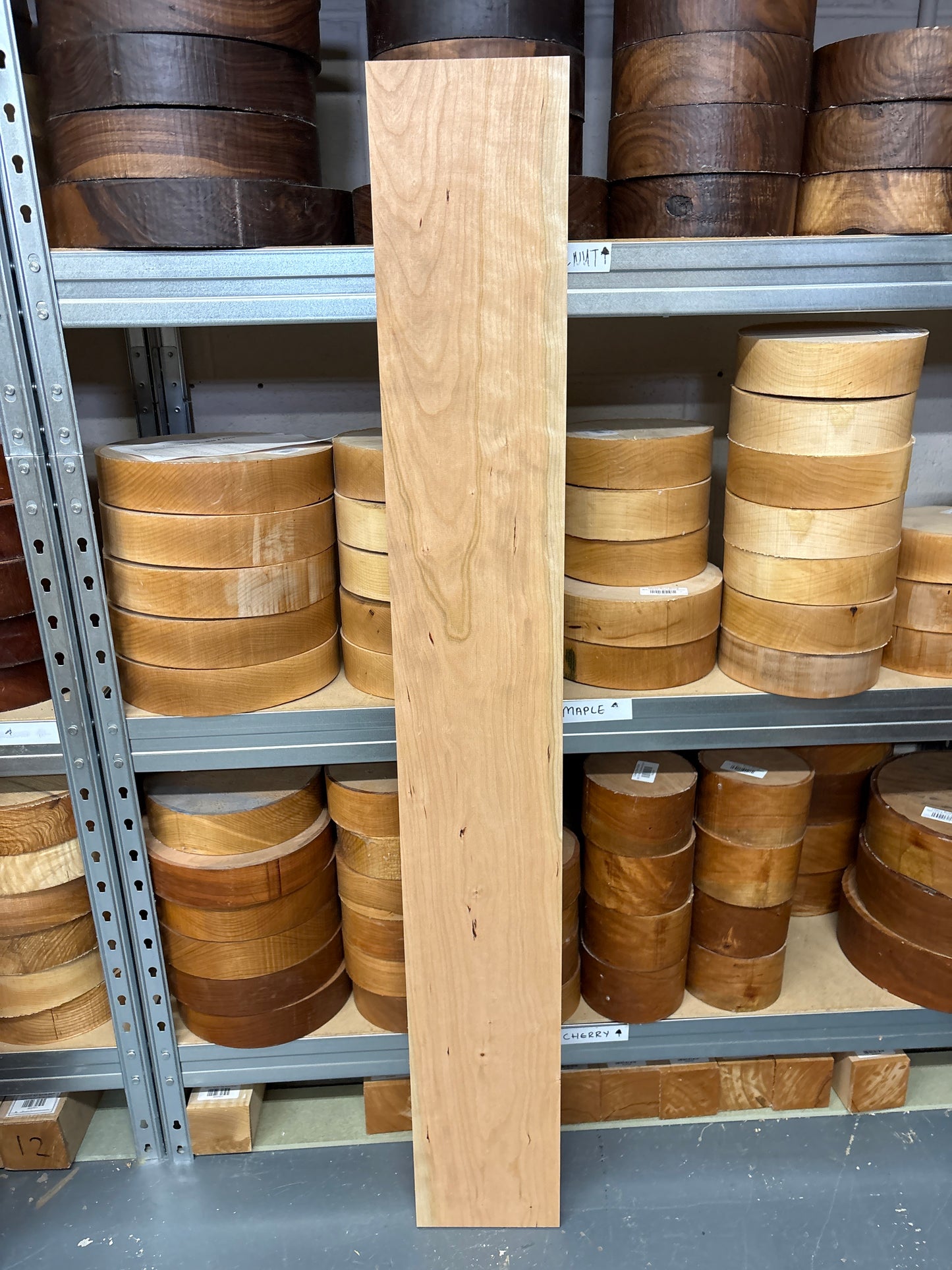 Cherry CC02 — 1220x170x22mm (Cabinet Grade)
