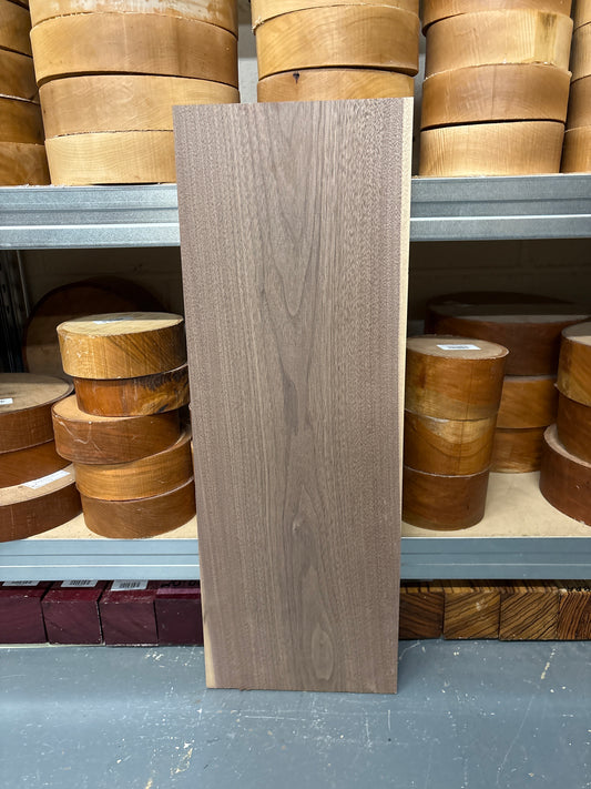 Am Walnut ABW19 — 695 × 244 × 22mm