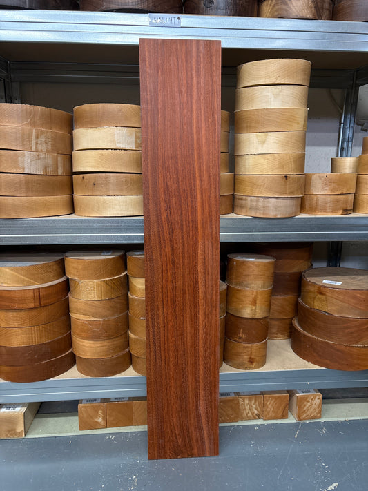 Padauk Plank PAD08 — 1025x185x22mm