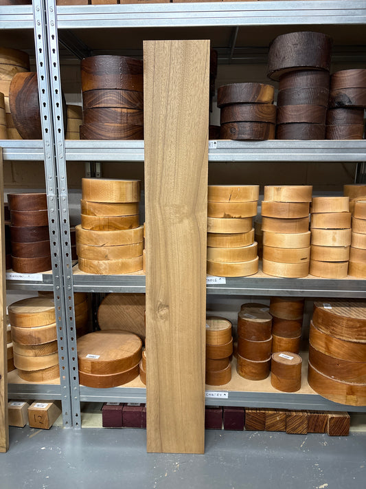 African Walnut AFW17 — 1375x204x22mm Planed Faces