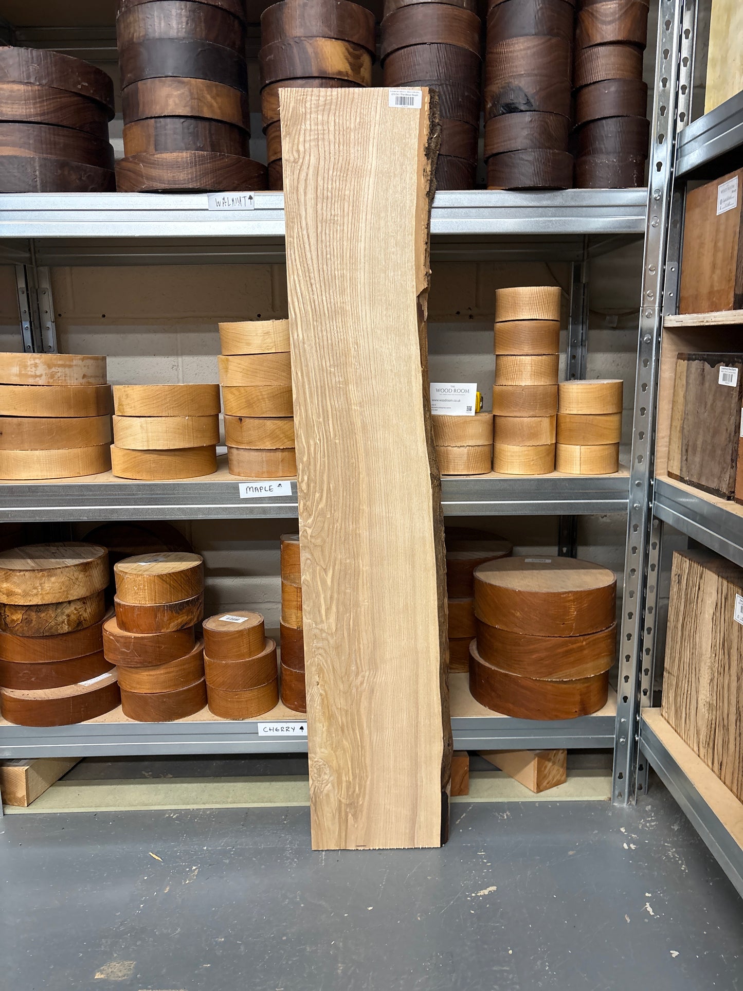 European Ash EASH05 — 1220x210-230x22mm (Live Edge)
