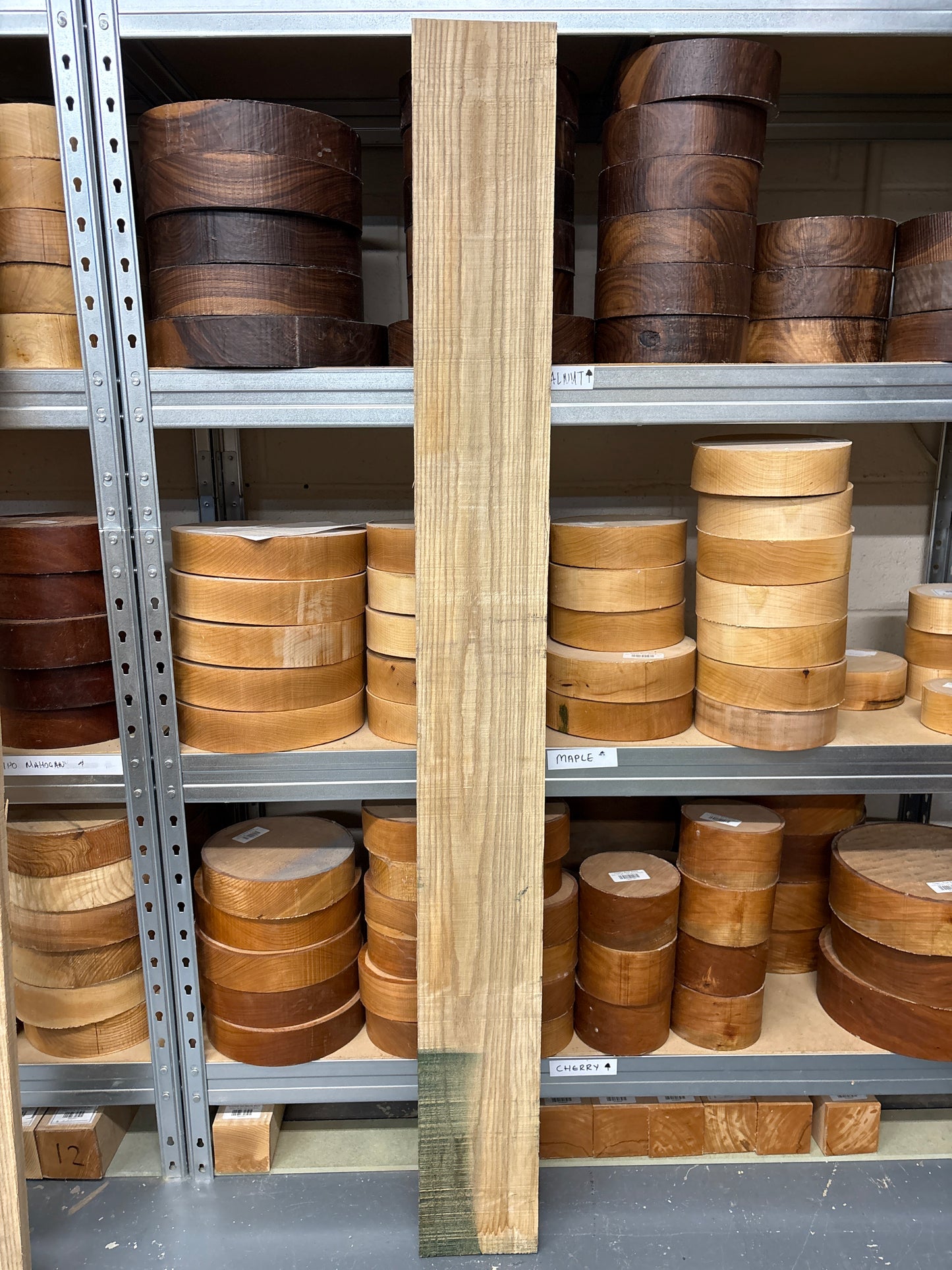 American Ash AASH13 — 1420x150x25mm