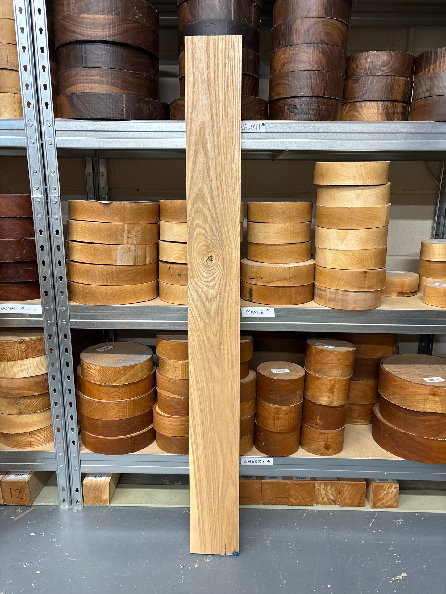 American Ash AASH16 — 1245x125x46mm