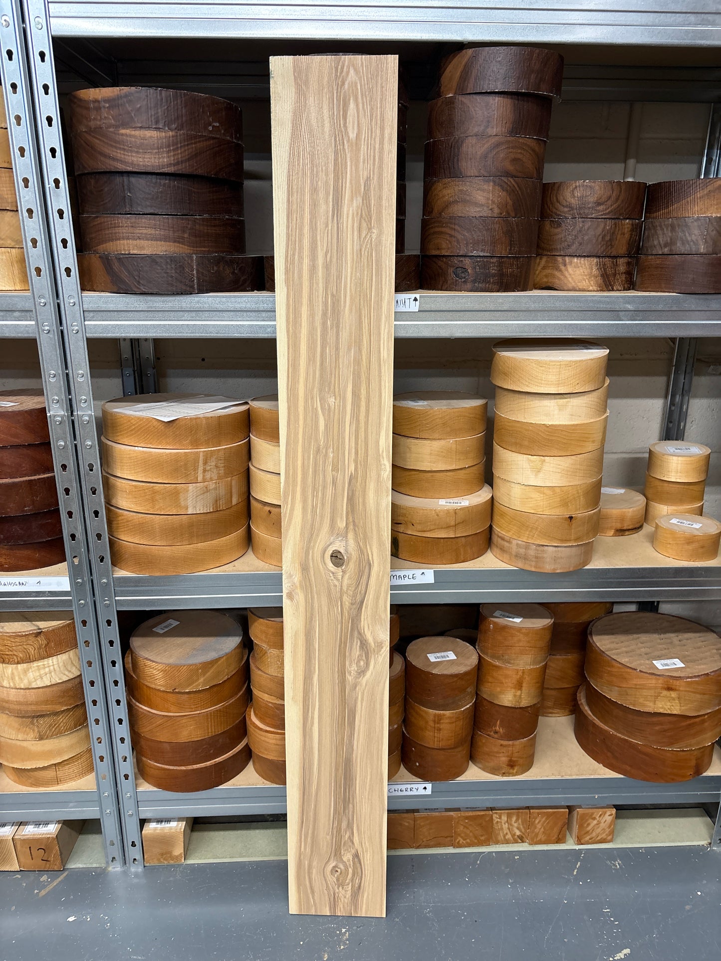 American Ash AASH08 — 1395x175x22mm