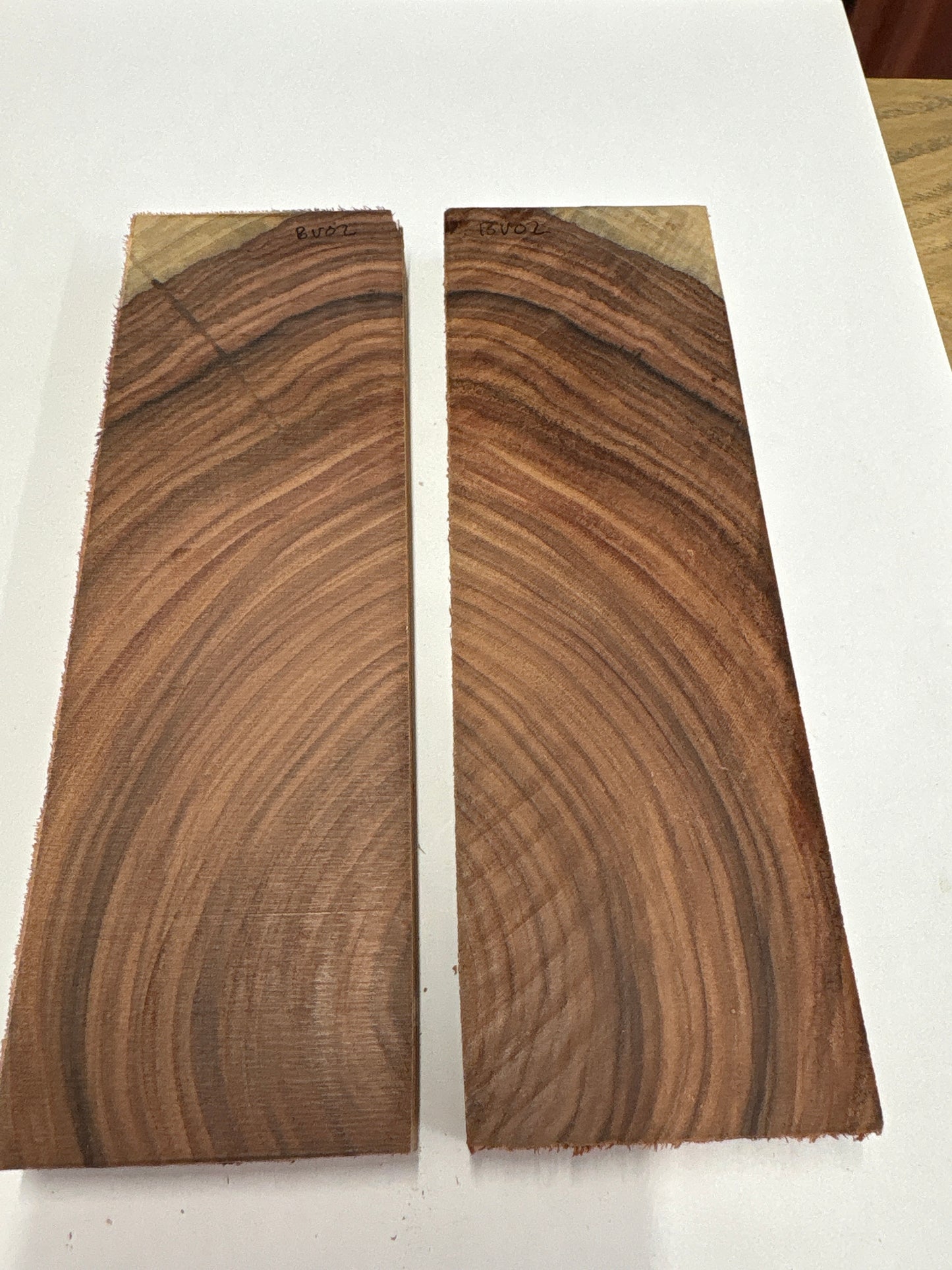 Bolivian Rosewood BV02 — Knife Scales | Bookmatched Pair | 160 × 50 × 12mm