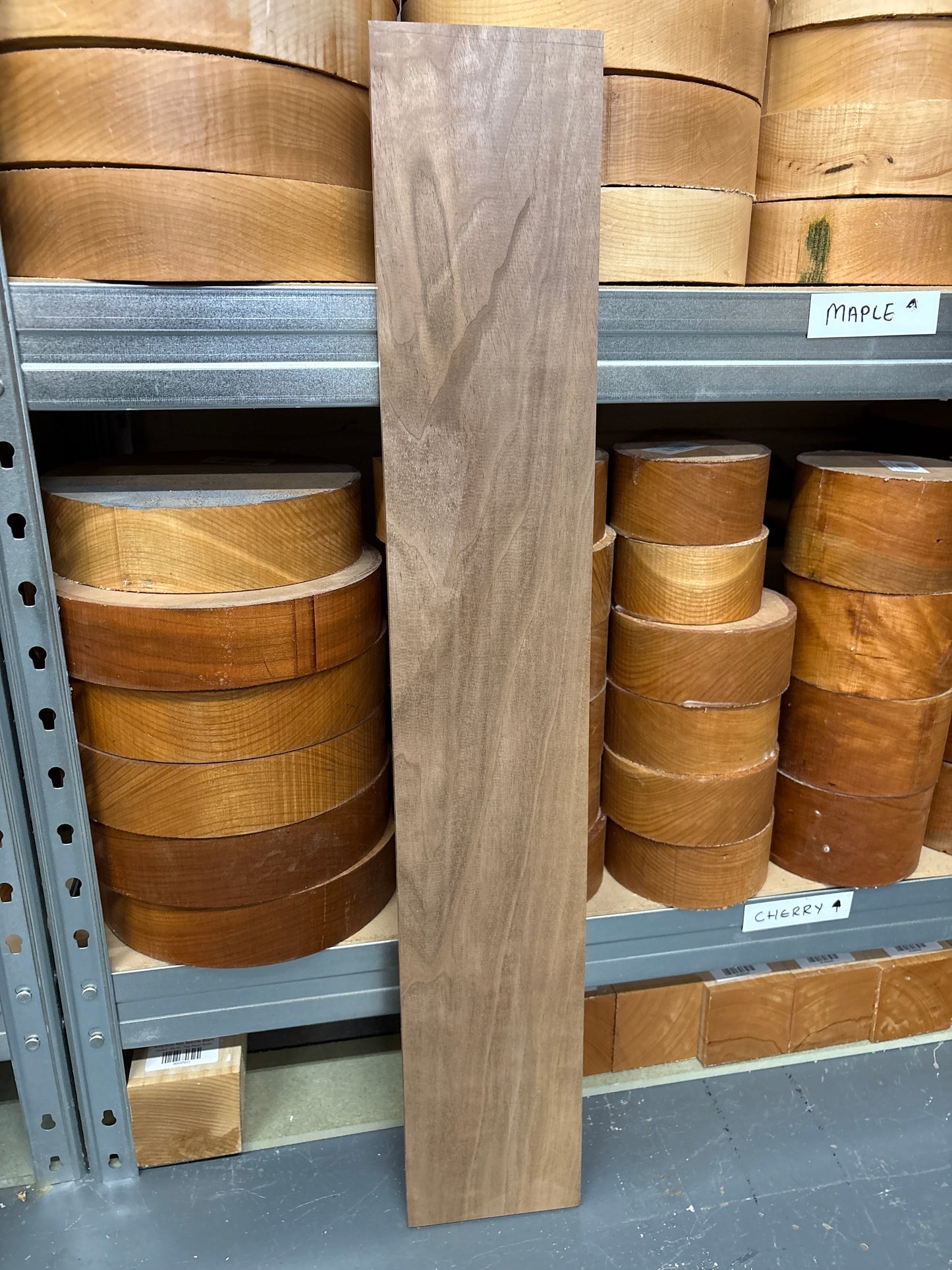 European Walnut EW05 — 750x120x18mm