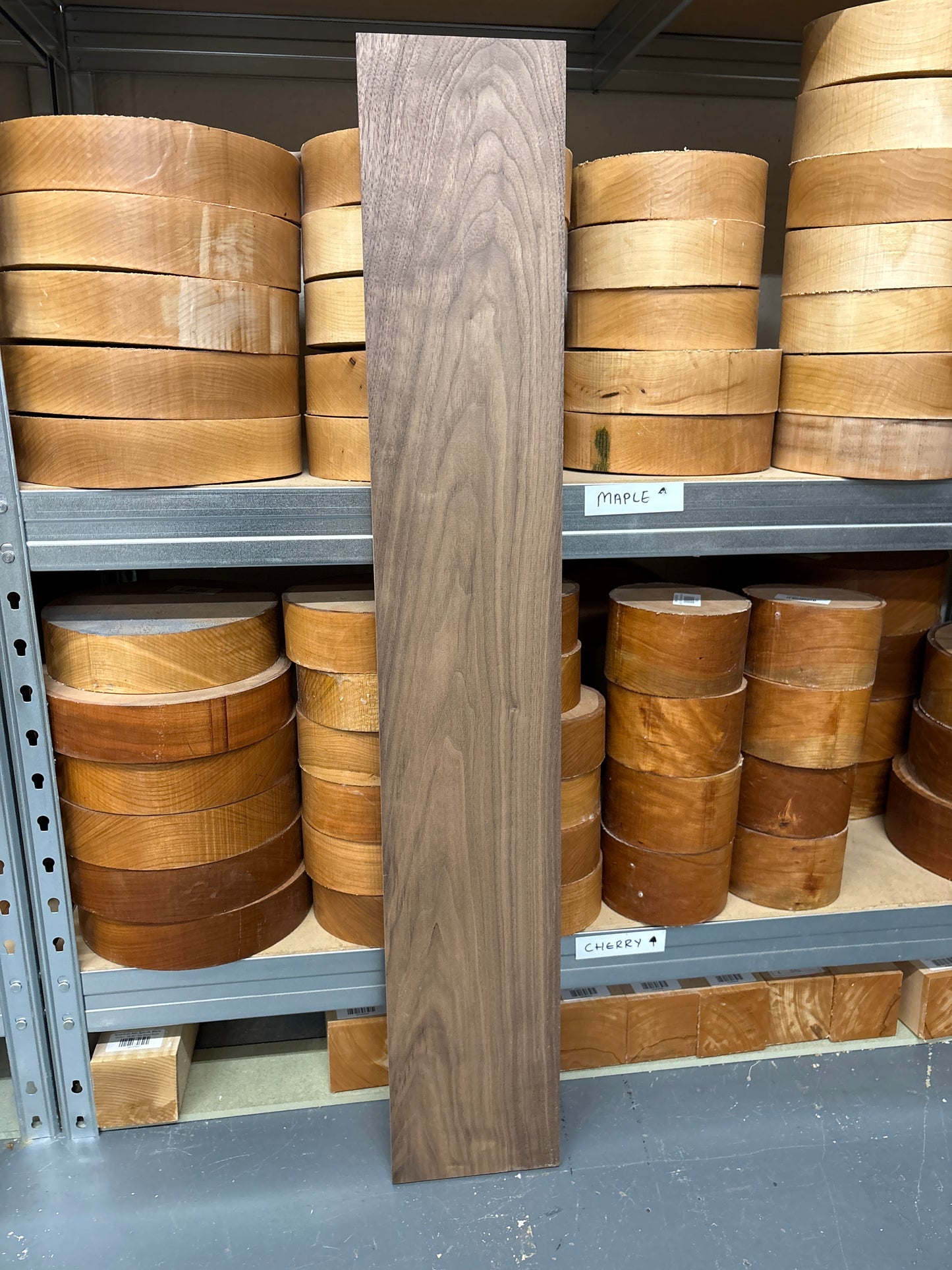Am. Walnut ABW03 — 950x155x22mm