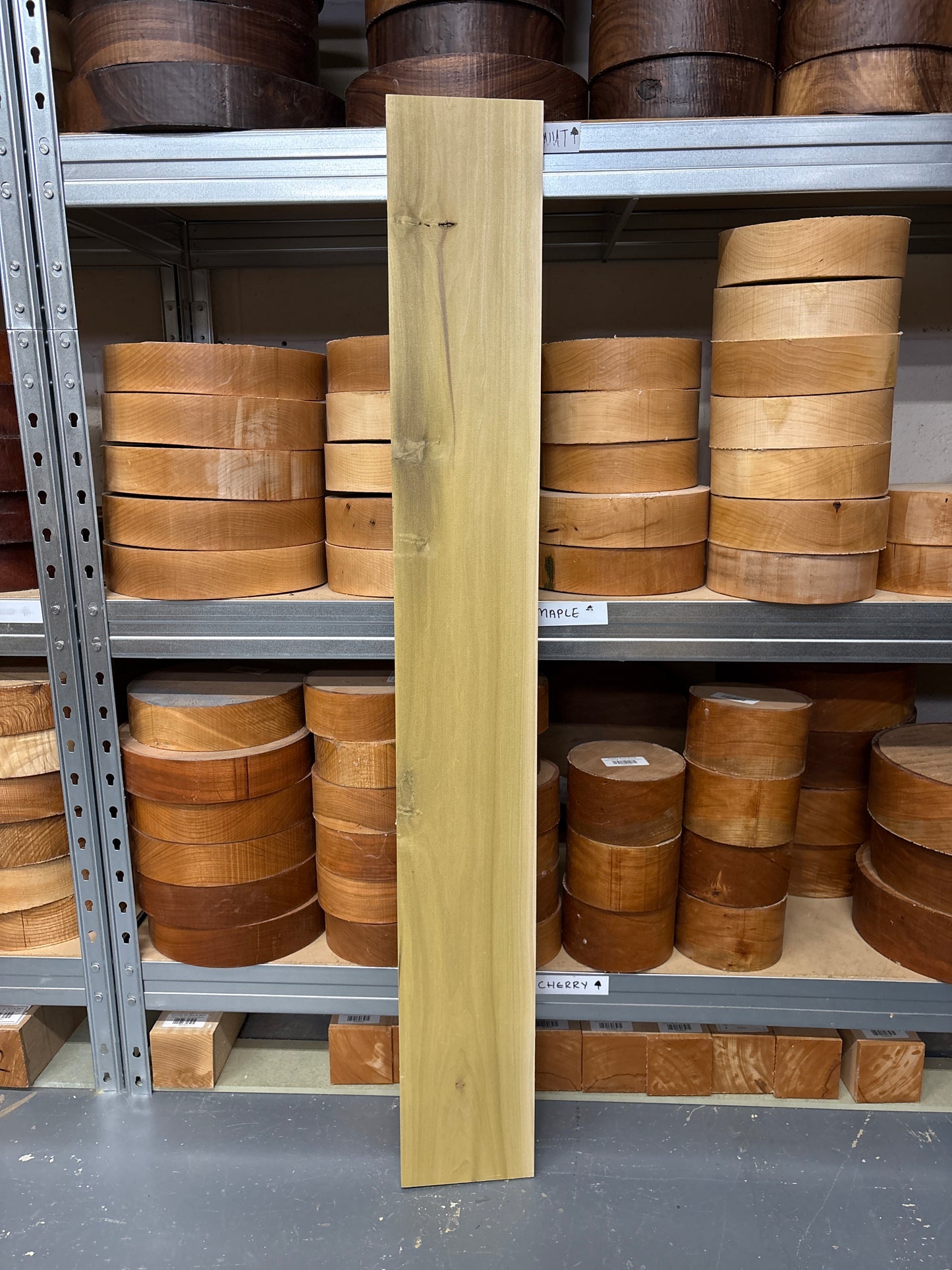 Tulip Poplar TUL03 — 1090x145x20mm