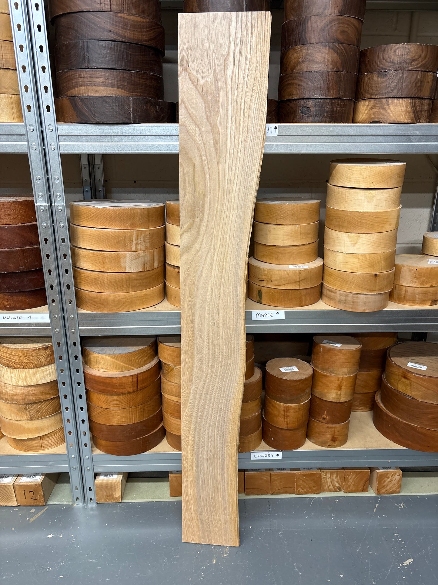 Elm ELM04 — 1300x150-190x17mm (Live Edge)