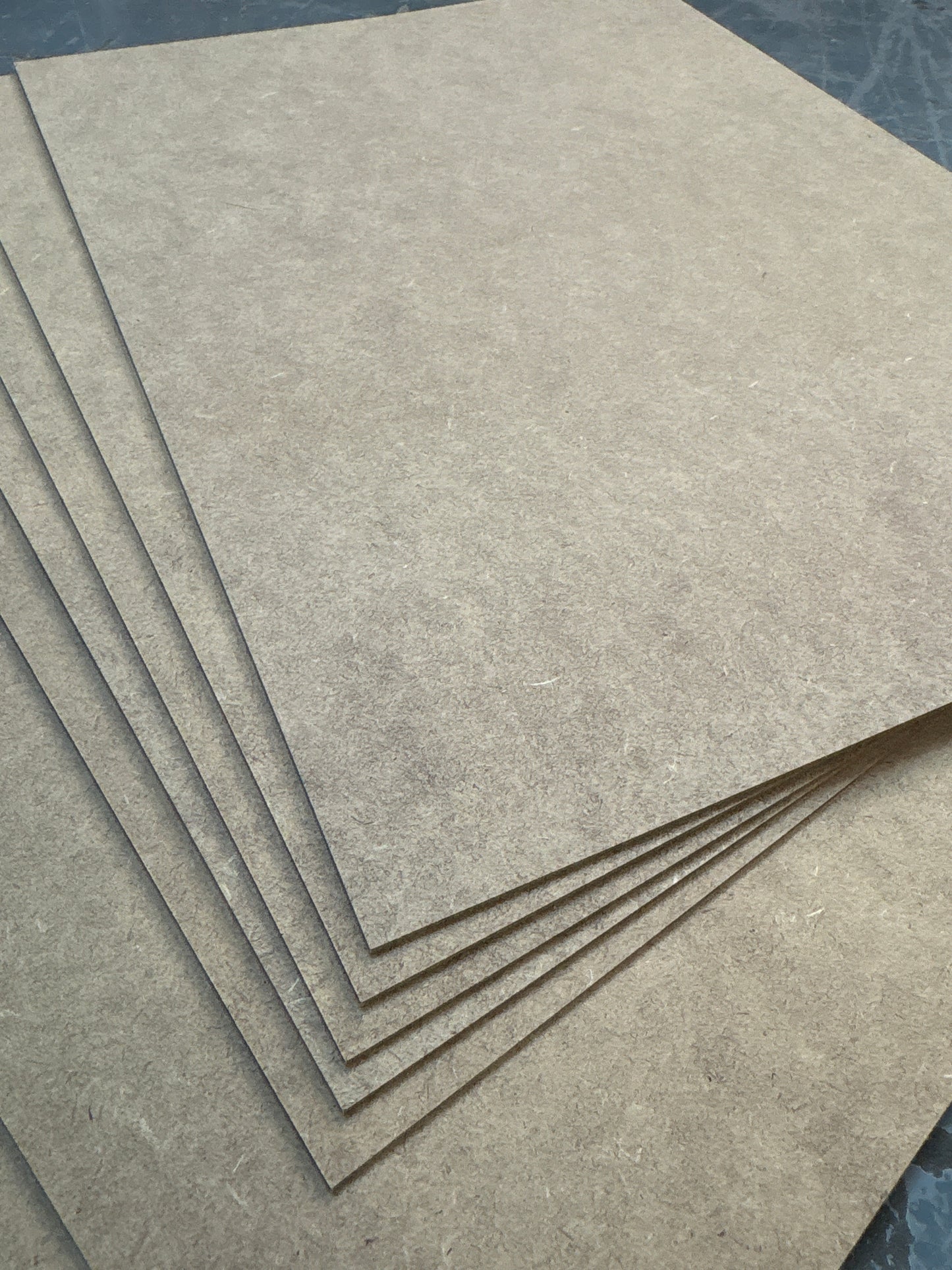 2mm Finsa Fibrapan MDF Sheet – 400 x 300mm – EN622-5 E1 Low Formaldehyde