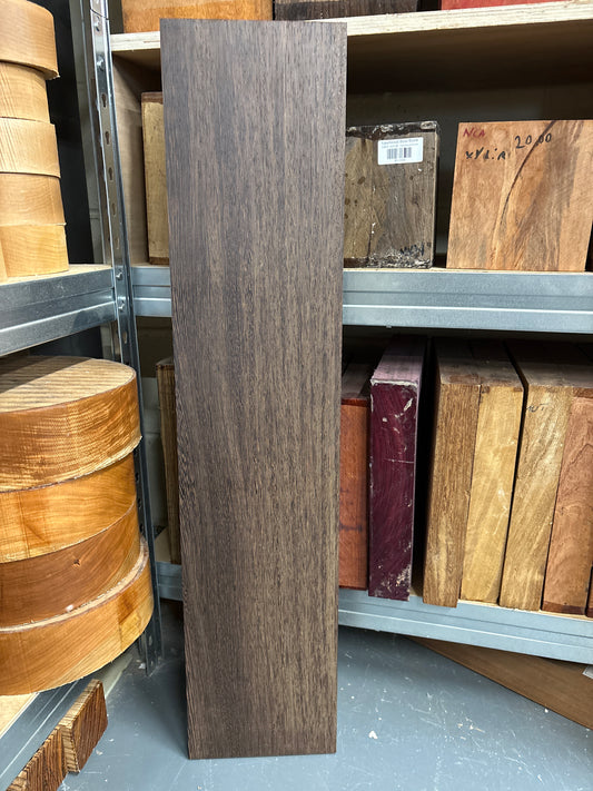 Wenge WEN16 — 875×192×25mm