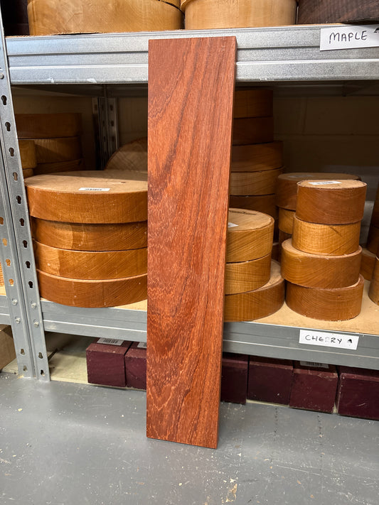 Padauk Plank PAD34 — 605×118×24mm