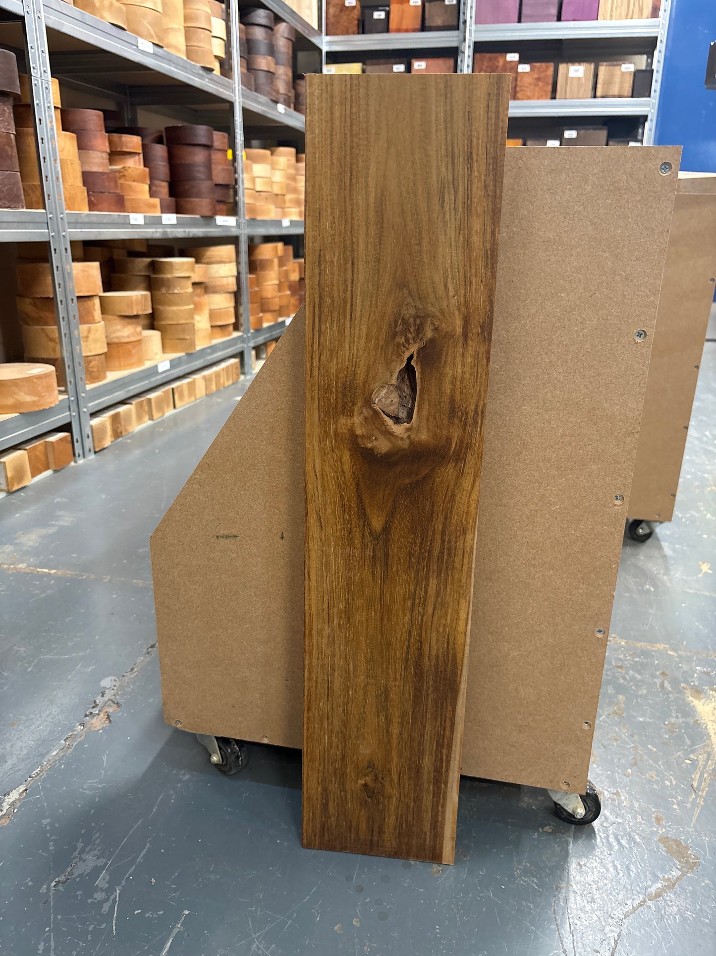 Plantation Teak PT03 — 710x155x20mm