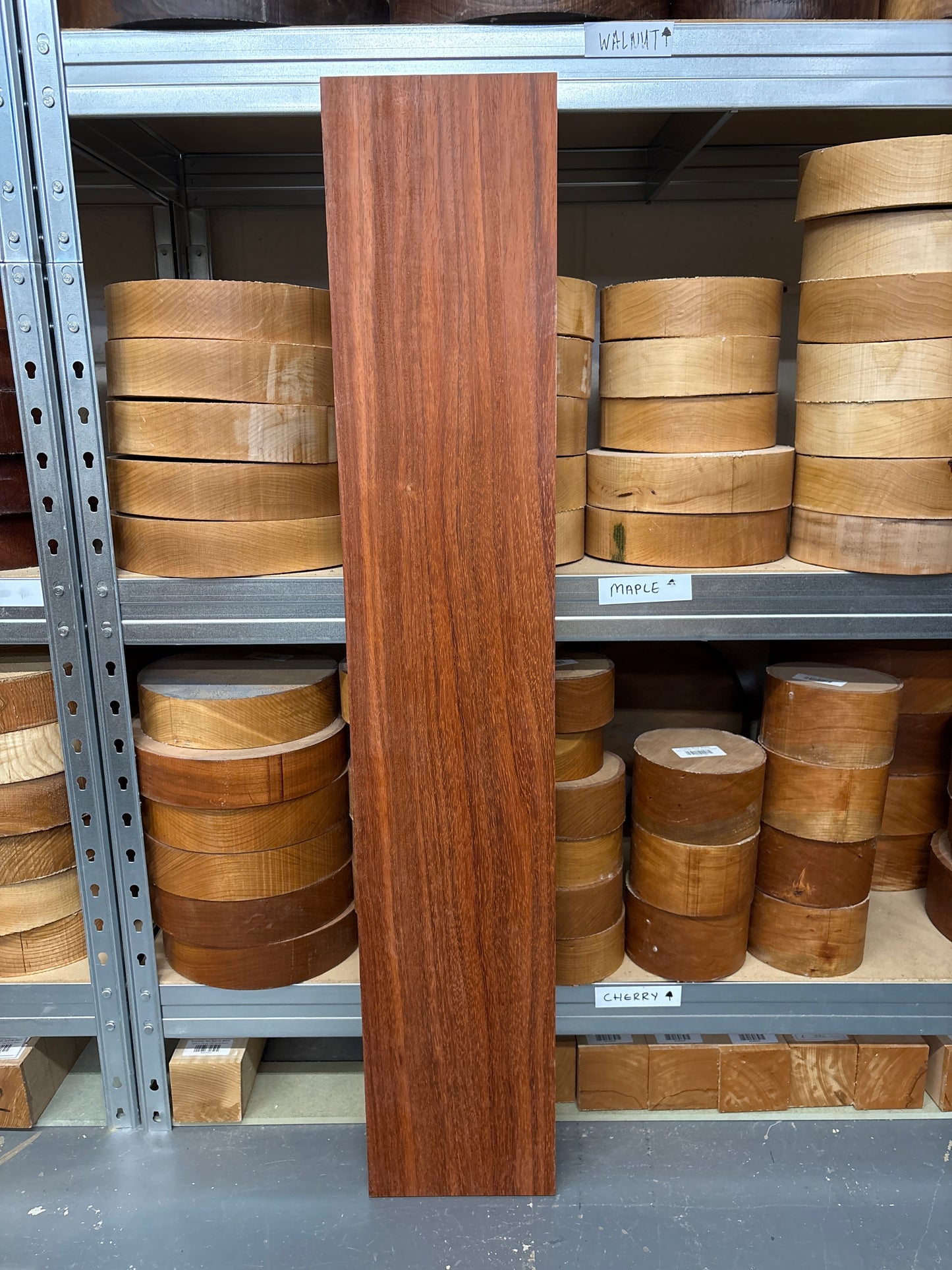 Padauk Plank PAD12 — 1040 × 195 × 22mm