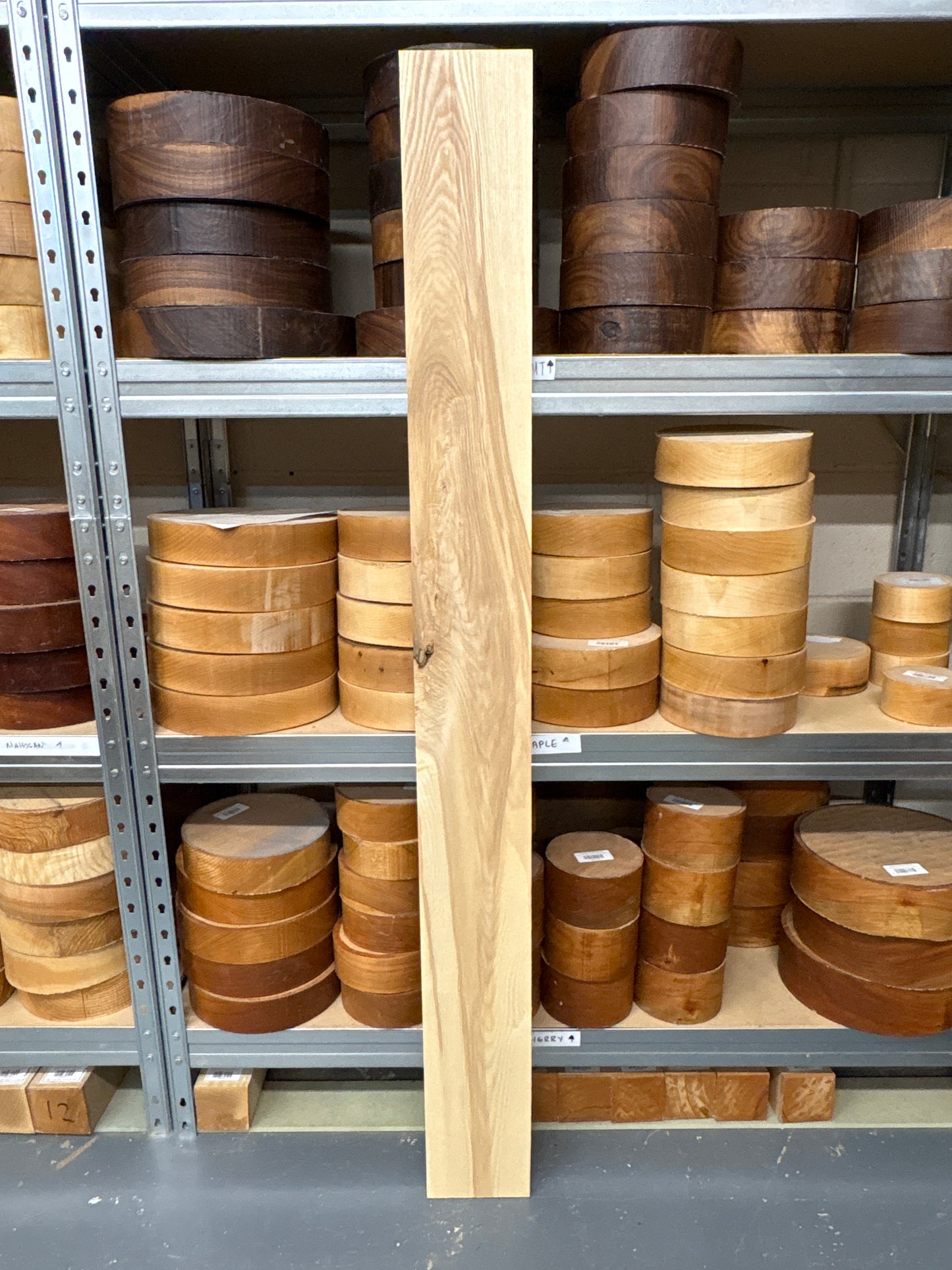 American Ash AASH05 — 1385x140x19mm