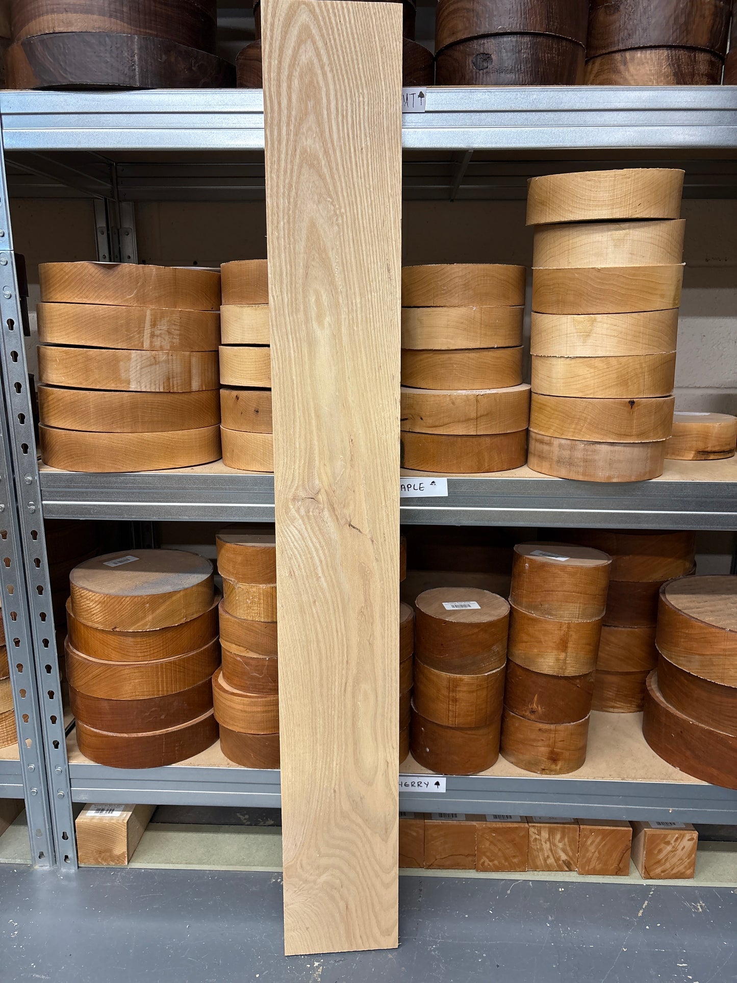 American Ash AASH18 — 1145x150x46mm
