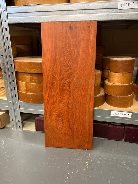 Padauk Plank PAD27 — 555×220×23mm
