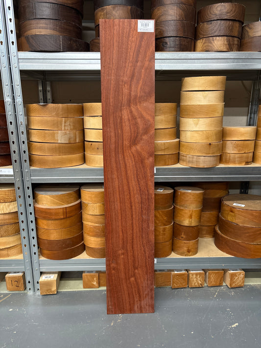 Padauk Plank PAD04 — 1190x200x25mm PAR