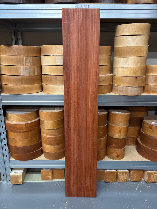 Padauk Plank PAD01 — 1055x185x25mm PAR