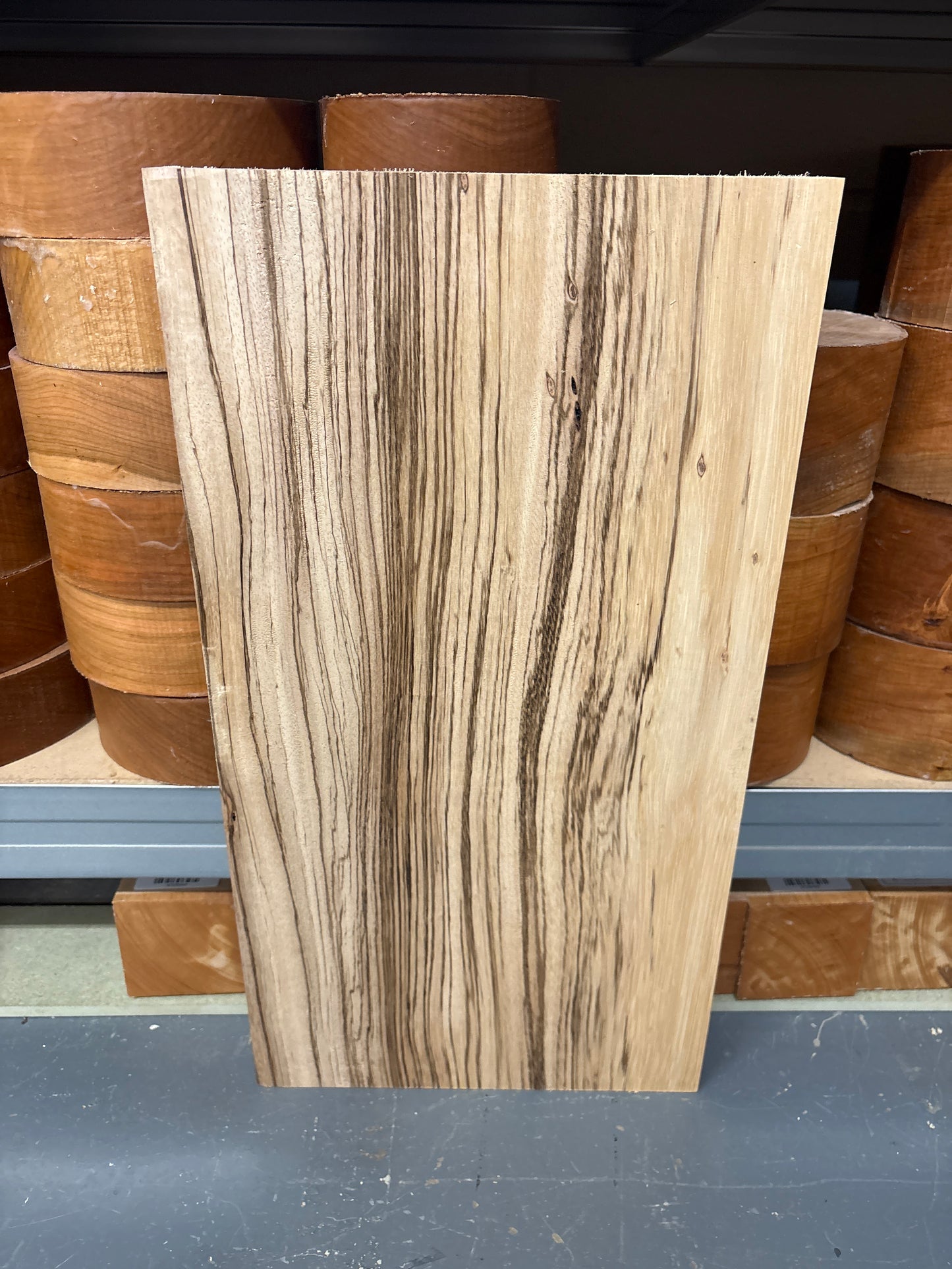 Zebrano ZEB08 — 485x260x22mm