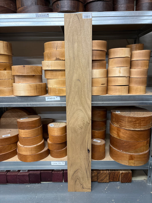 African Walnut AFW16 — 1065x150x22mm Planed Faces
