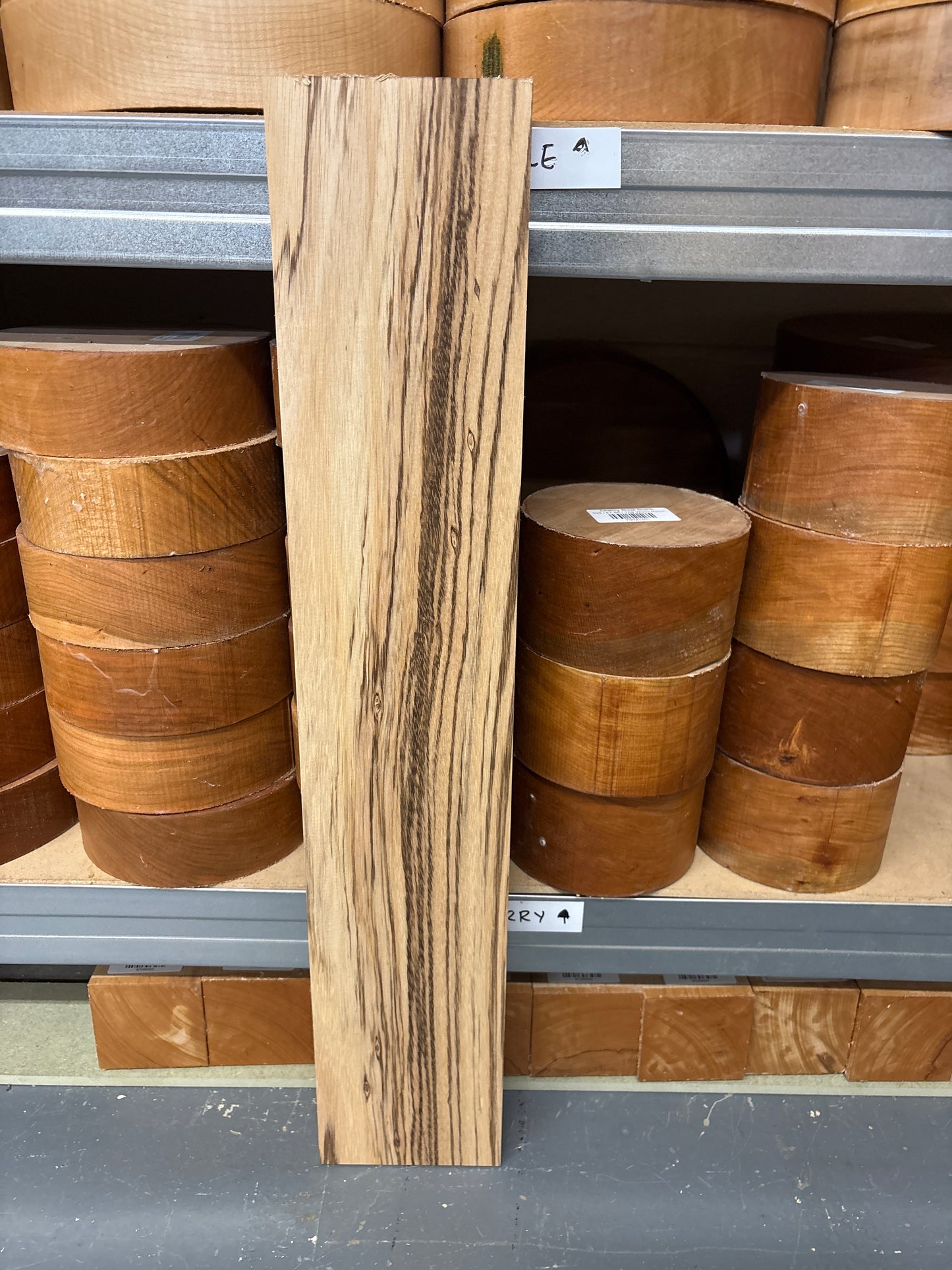 Zebrano ZEB06 — 635x118x21mm