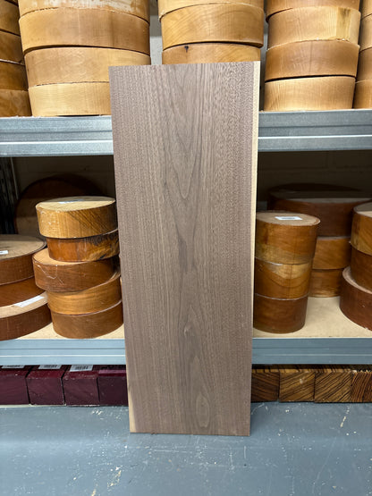 Am Walnut ABW19 — 695 × 244 × 22mm