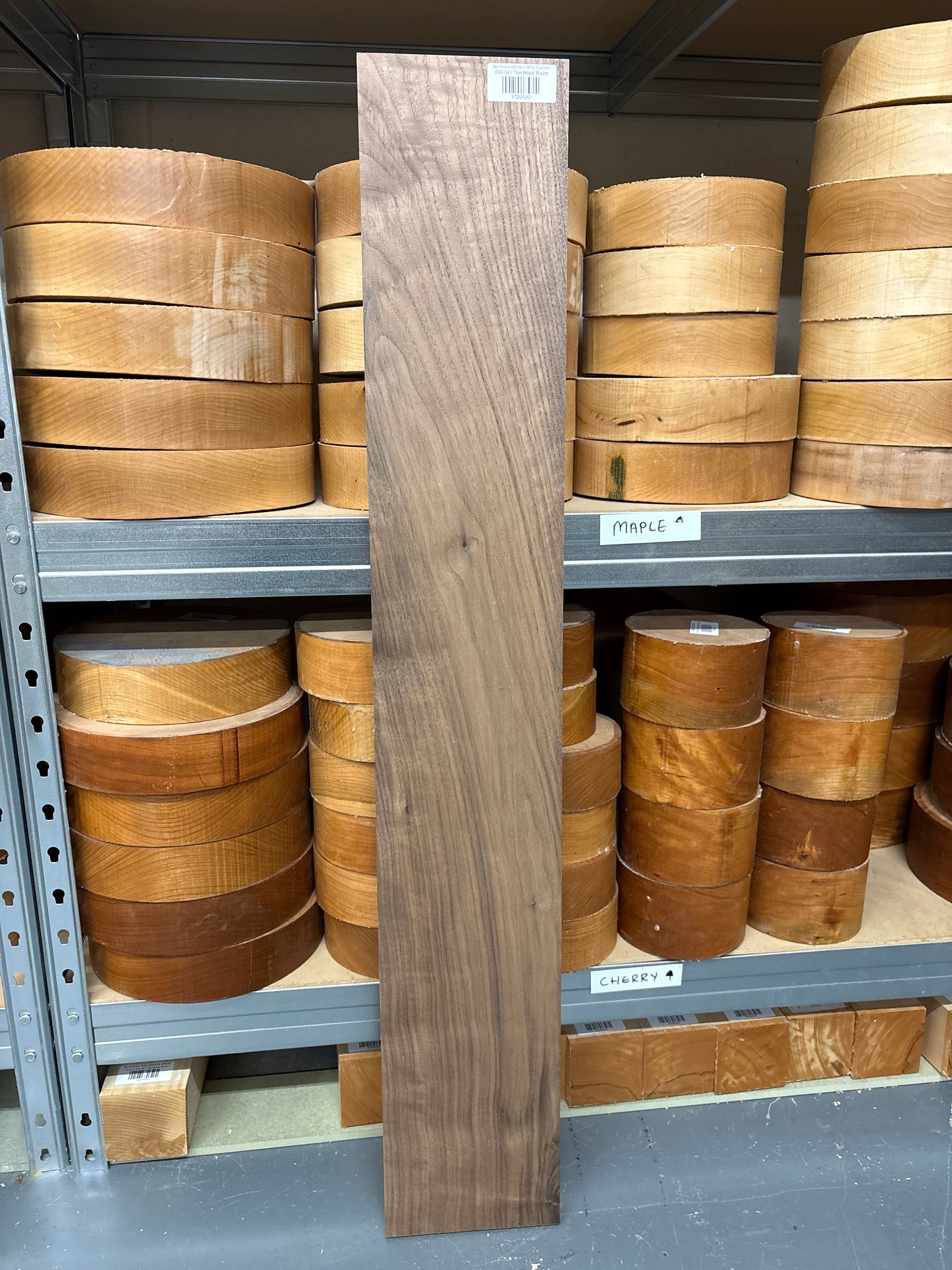 Am. Walnut ABW02 — 955x155x21mm