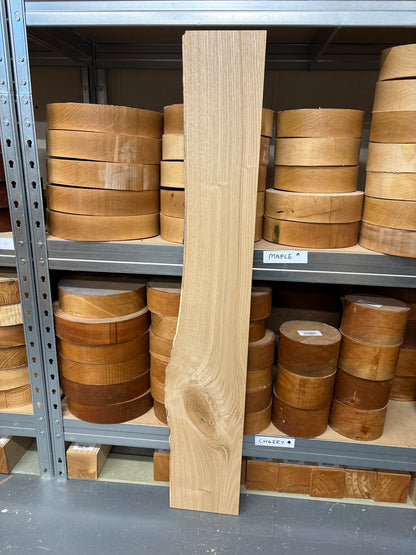 Sweet Chestnut CHE03 — 1010x145avg x20mm (Live Edge)