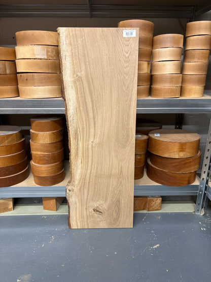 European Oak EUO03 — 900x290-320x23mm (Live Edge)