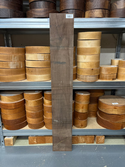 Walnut AWB11 — 1100x165x27mm