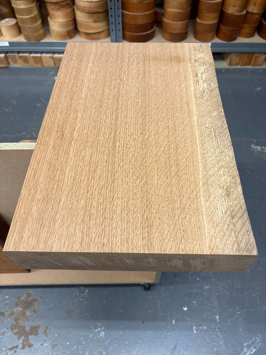 European Oak Chopping Board Blank CBB02 — 500x320-330x72mm (Live Edge)