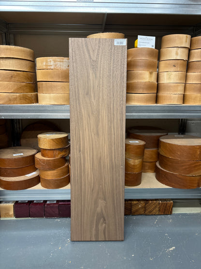 Am Walnut ABW18 — 900 × 248 × 50mm