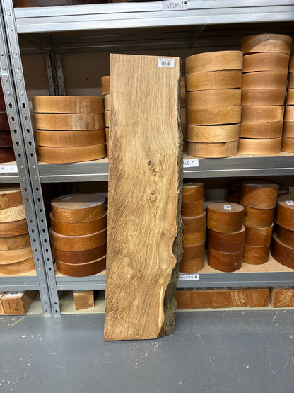 Pippy Oak PO06 — 940 x 220avg x 35mm (Live Edge)