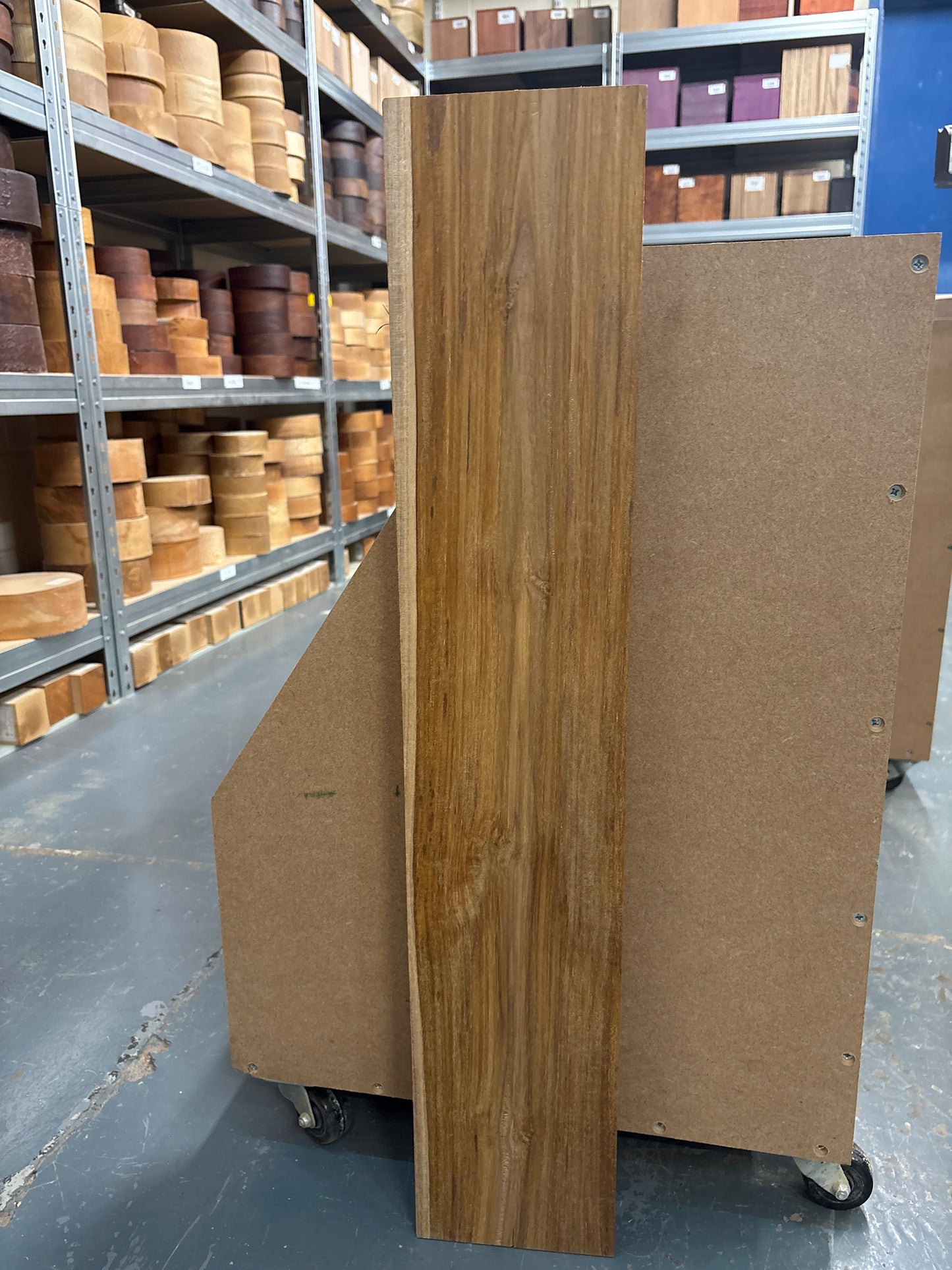 Plantation Teak PT05 — 735x140x25mm