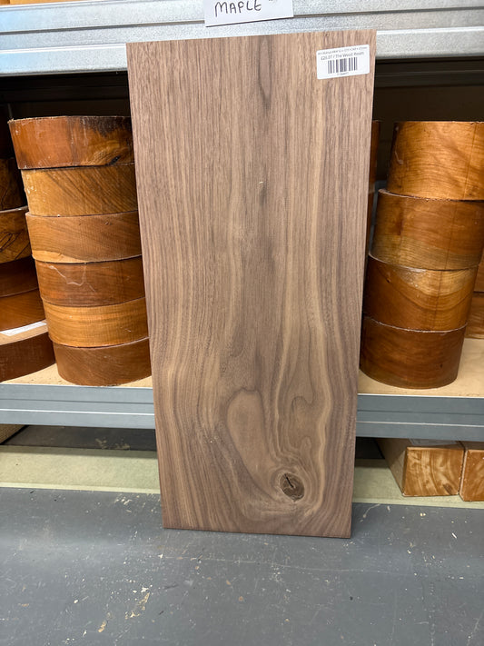 Am Walnut ABW16 — 575 × 243 × 21mm