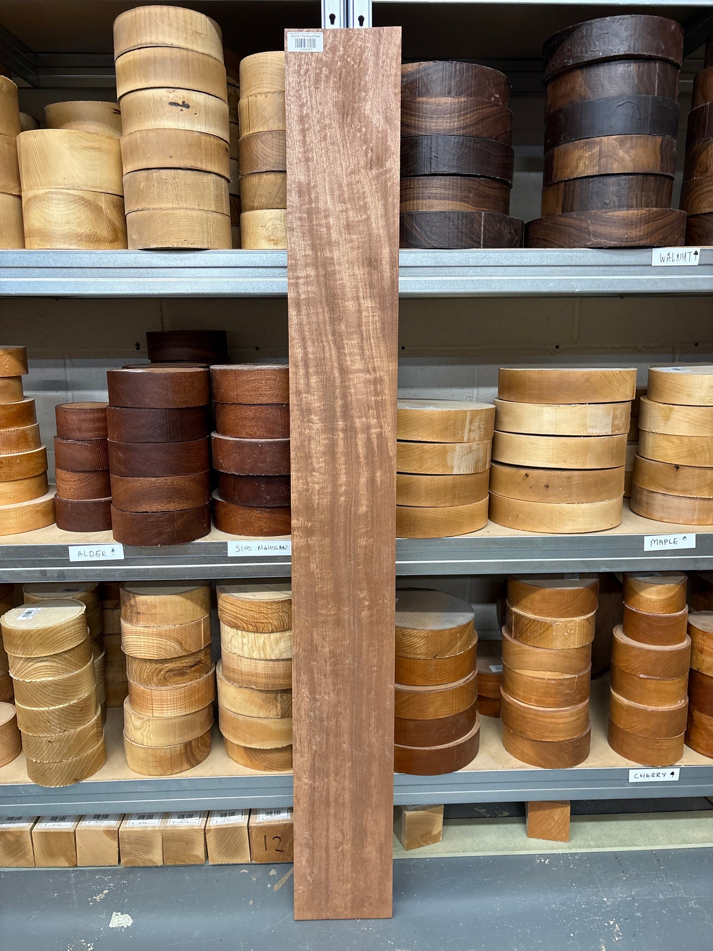 Sapele SAP07 — 1370x162x21mm Planed Faces
