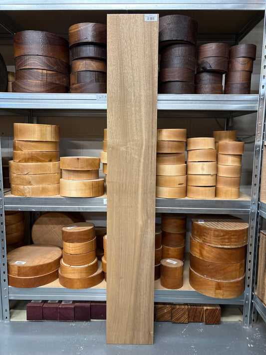 African Walnut AFW17 — 1375x204x22mm Planed Faces