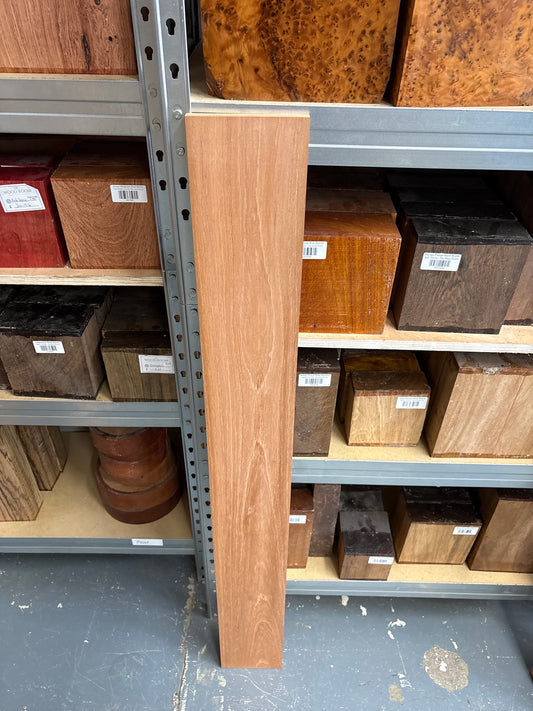 Spanish Cedar SC02 — 1150x135x17mm