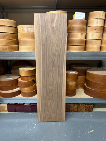 Am Walnut ABW18 — 900 × 248 × 50mm