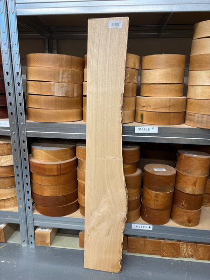 Sweet Chestnut CHE03 — 1010x145avg x20mm (Live Edge)