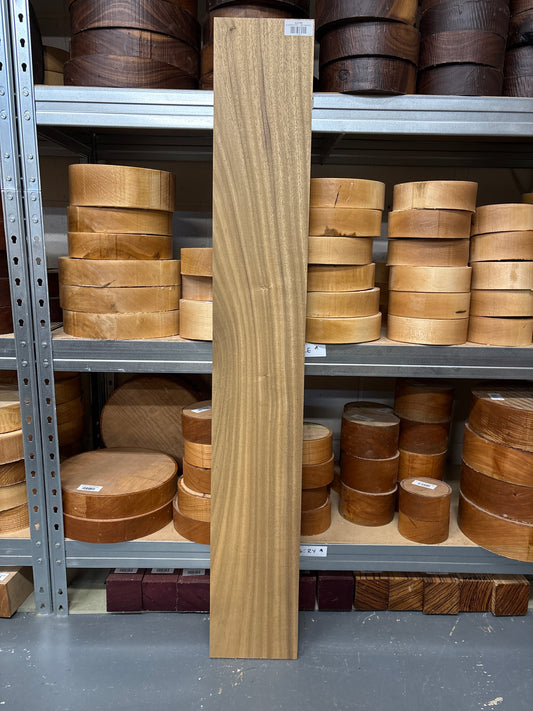 African Walnut AFW07 — 1200x175x22mm Planed Faces