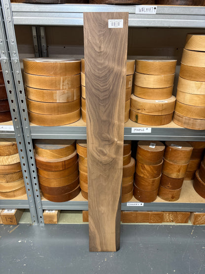 Am. Walnut ABW07 — 1060x155x32mm