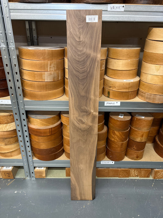 Am. Walnut ABW07 — 1060x155x32mm