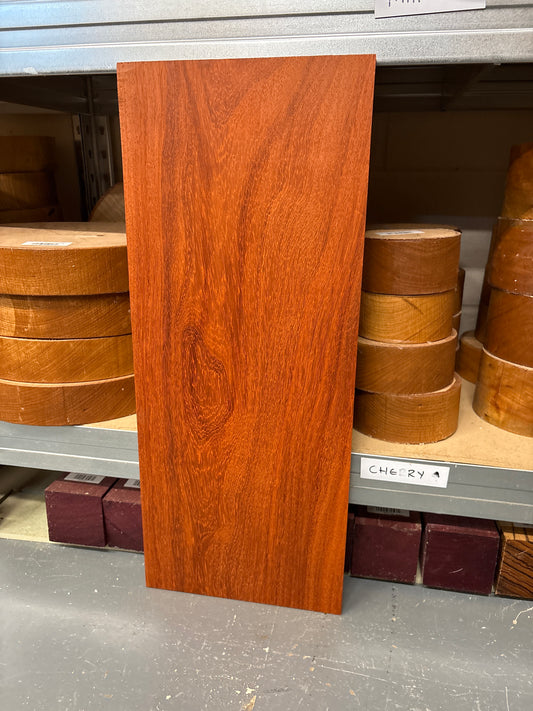 Padauk Plank PAD31 — 560×230×18mm