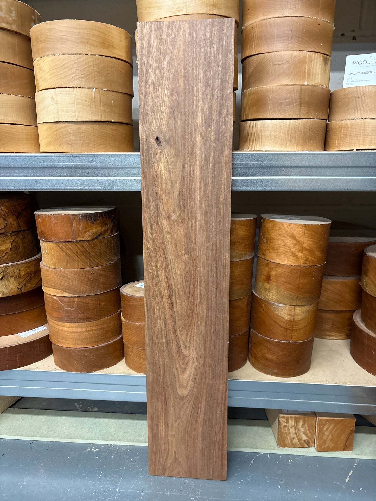 Chechen CHE03 — 820x155x16mm