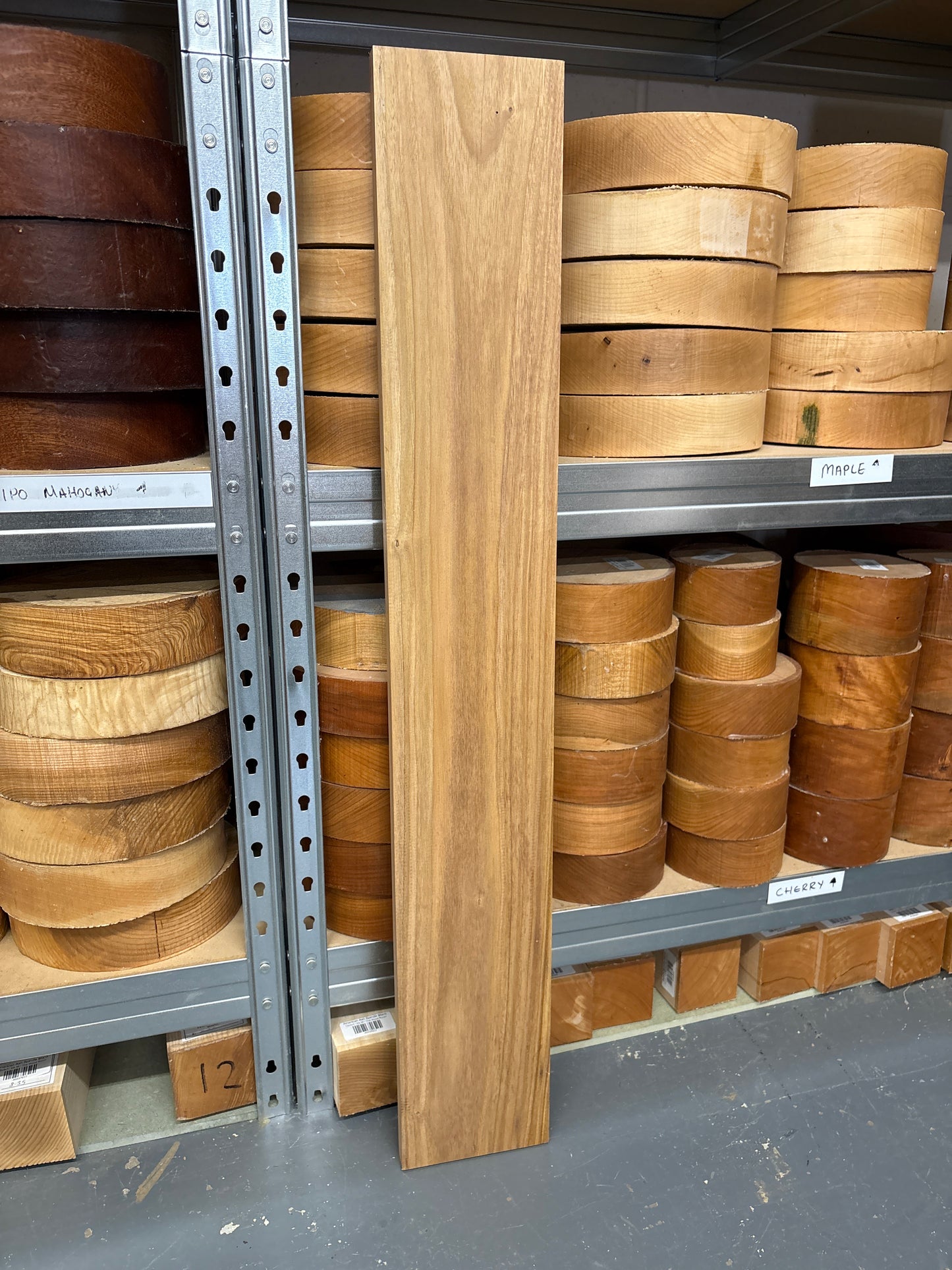 Canarywood CW01 — 910x140x21mm