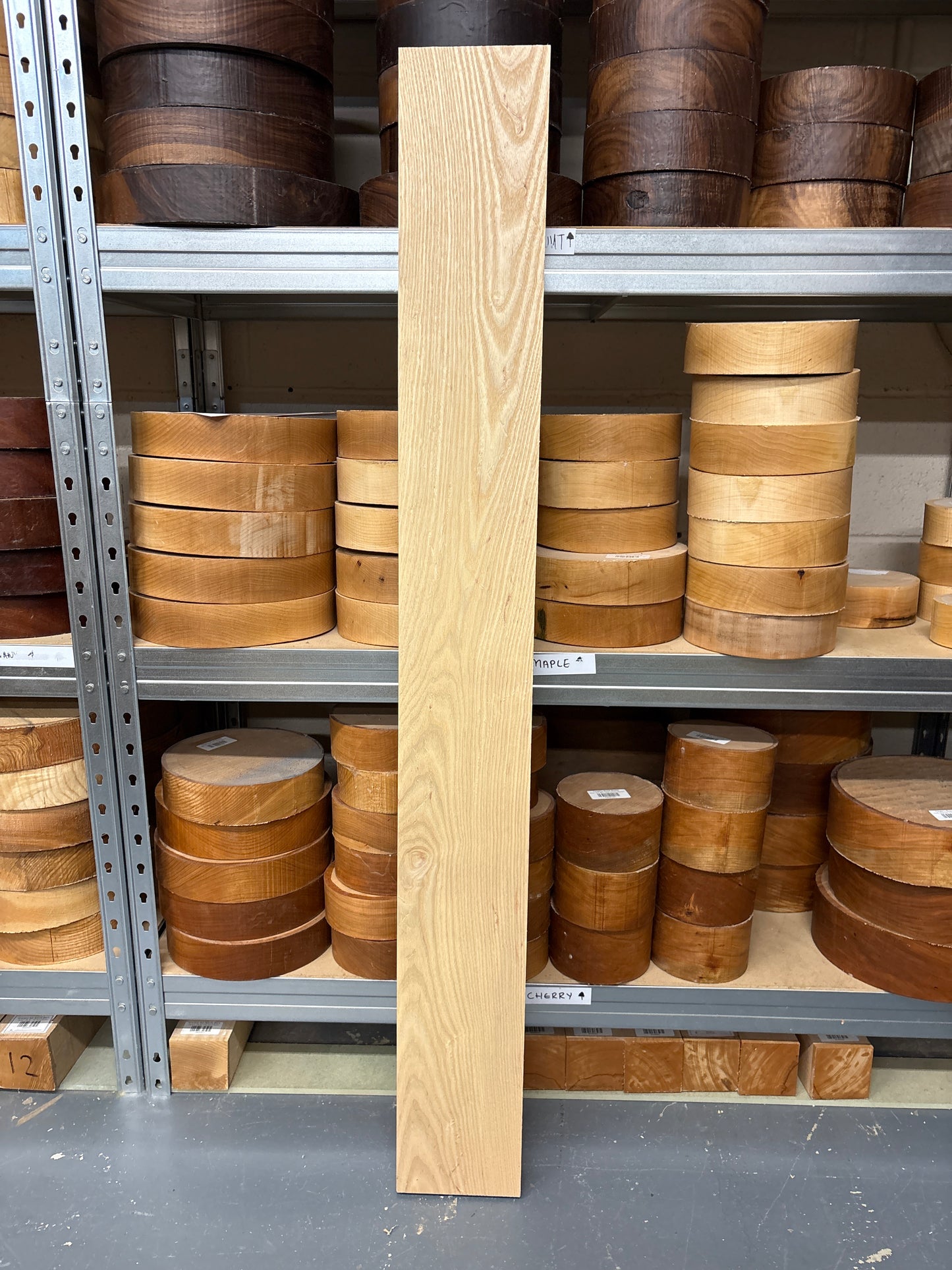 American Ash AASH17 — 1230x145x46mm