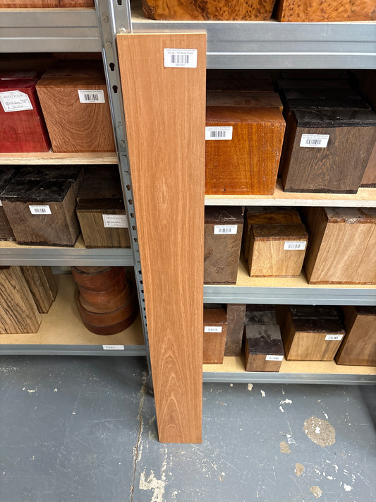 Spanish Cedar SC02 — 1150x135x17mm