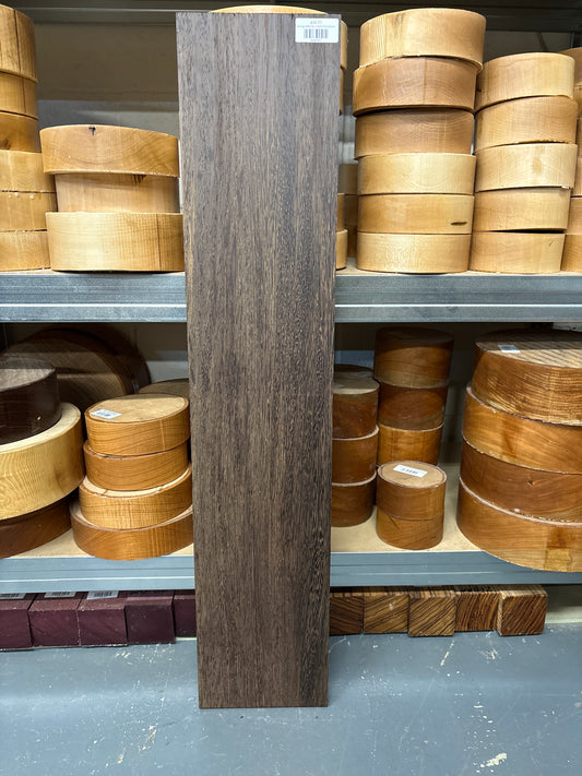 Wenge WEN18 — 920×190×25mm